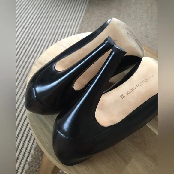 MANOLO BLAHNIK - Picture 7 of 16